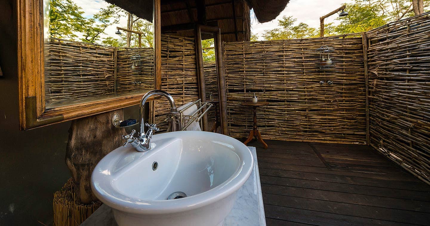 South Luangwa National Park accommodation - Zungalila bathroom